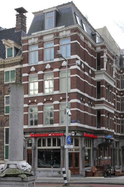 Jodenbreestraat 2 (&copy; Walther Schoonenberg)