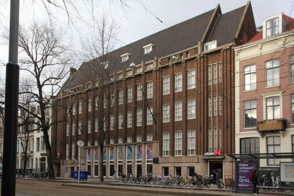 Sarphatistraat 47-55 (&copy; Walther Schoonenberg)