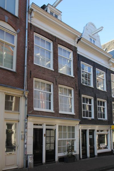 Tweede Anjeliersdwarsstraat 20 (&copy; Walther Schoonenberg)