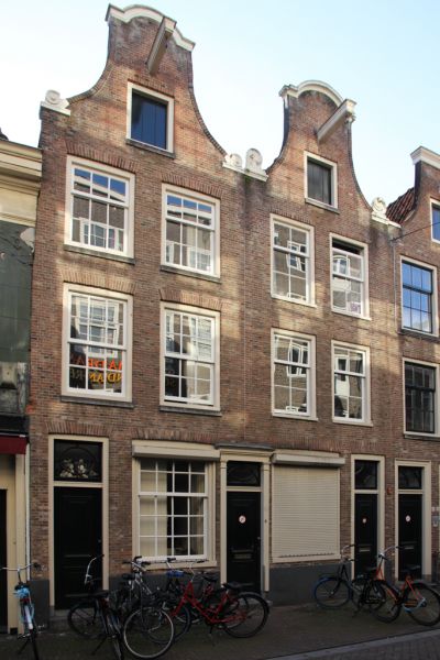 Lange Leidsedwarsstraat 100-102 (&copy; Walther Schoonenberg)