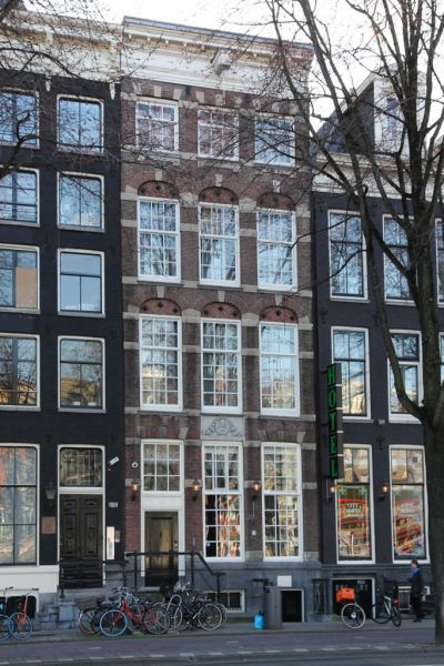 Prins Hendrikkade 131 (&copy; Walther Schoonenberg)