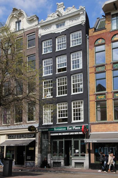 Haarlemmerstraat 62 (&copy; Walther Schoonenberg)