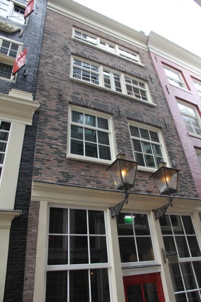 Lijnbaanssteeg 12 (&copy; Walther Schoonenberg)