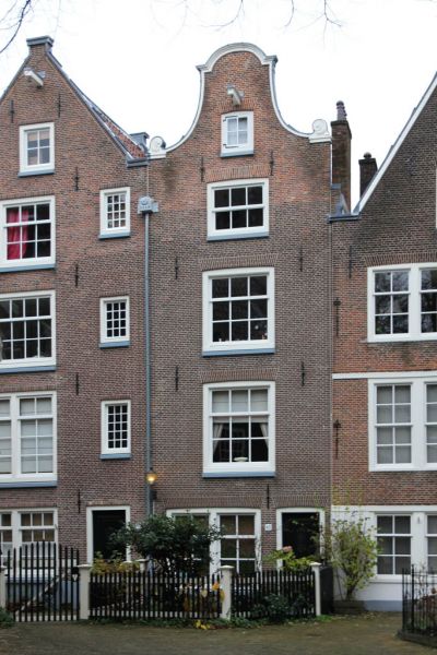 Begijnhof 45 (&copy; Walther Schoonenberg)