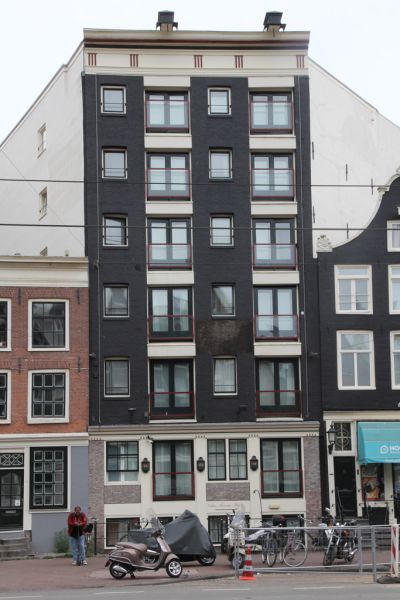 NZ Voorburgwal 27 (&copy; Walther Schoonenberg)