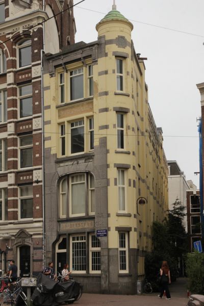 NZ Voorburgwal 23 (&copy; Walther Schoonenberg)