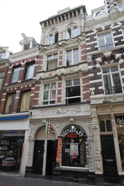 Nieuwendijk 89 (&copy; Walther Schoonenberg)