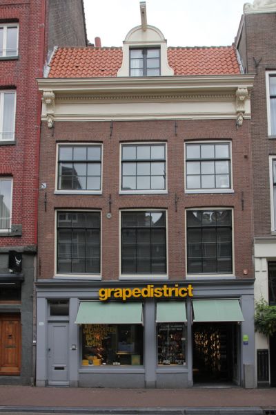 Haarlemmerstraat 112-114 (&copy; Walther Schoonenberg)