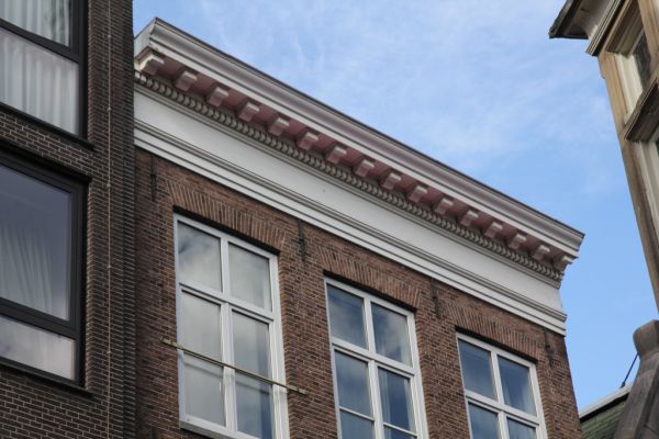 Warmoesstraat 96 (&copy; Walther Schoonenberg)