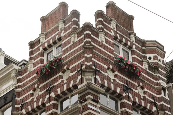 Kalverstraat 190 hoek Heiligeweg (&copy; Walther Schoonenberg)