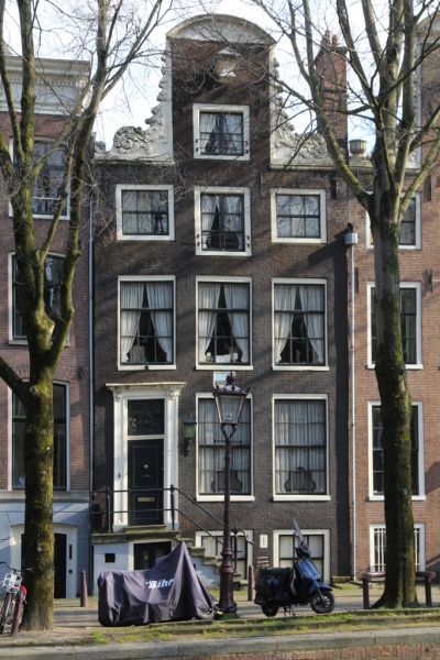 Leidsegracht 23 (&copy; Walther Schoonenberg)