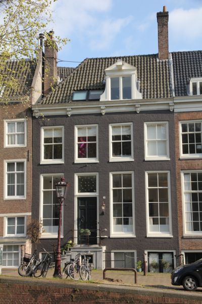 Leidsegracht 1 (&copy; Walther Schoonenberg)