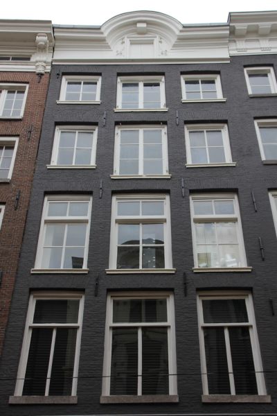 Kalverstraat 170 (&copy; Walther Schoonenberg)