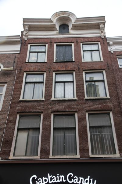 Kalverstraat 173 (&copy; Walther Schoonenberg)