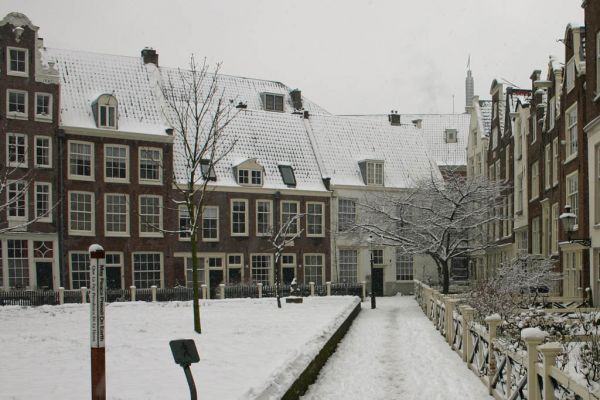 Begijnhof 18, 15-17 en 14 (&copy; Walther Schoonenberg)