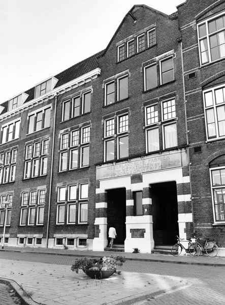 Oostenburgermiddenstraat 54-62