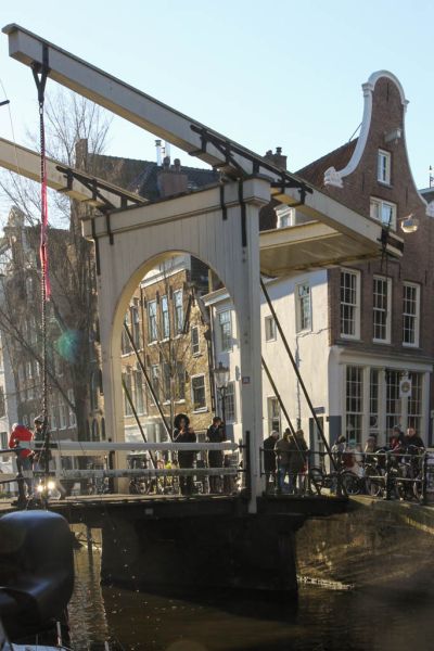 Staalbrug (&copy; Walther Schoonenberg)