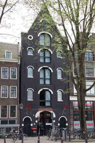 Haarlemmer Houttuinen 37 (&copy; Walther Schoonenberg)
