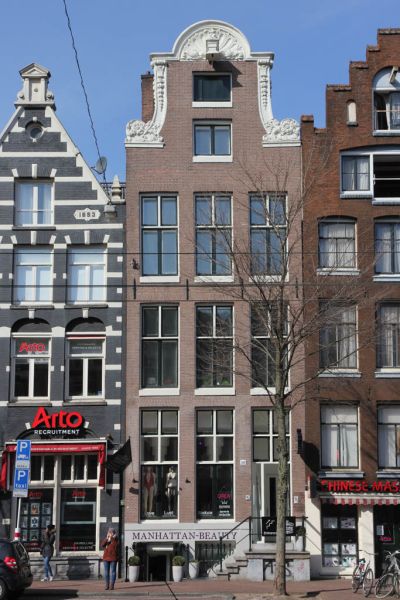 NZ Voorburgwal 156 (&copy; Walther Schoonenberg)