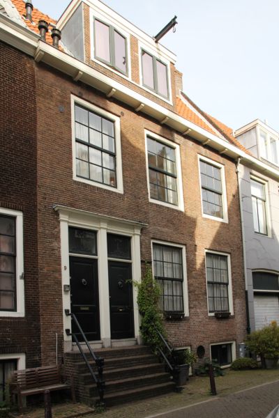 Tweede Weteringdwarsstraat 9-11 (&copy; Walther Schoonenberg)