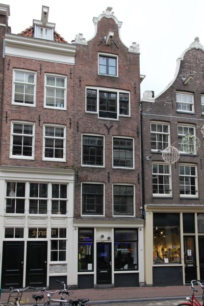 Haarlemmerstraat 142 (&copy; Walther Schoonenberg)