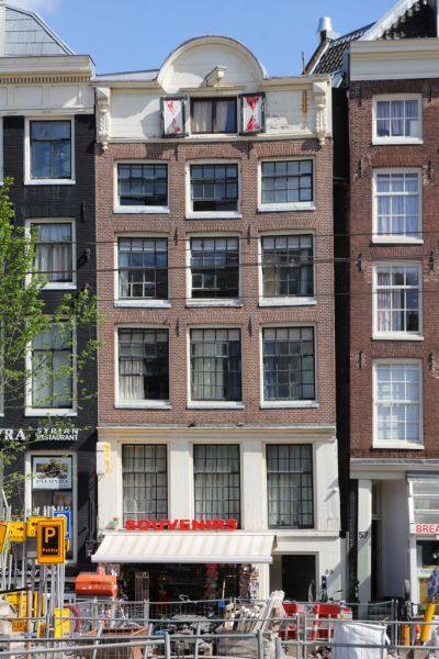 NZ Voorburgwal 55 (&copy; Walther Schoonenberg)