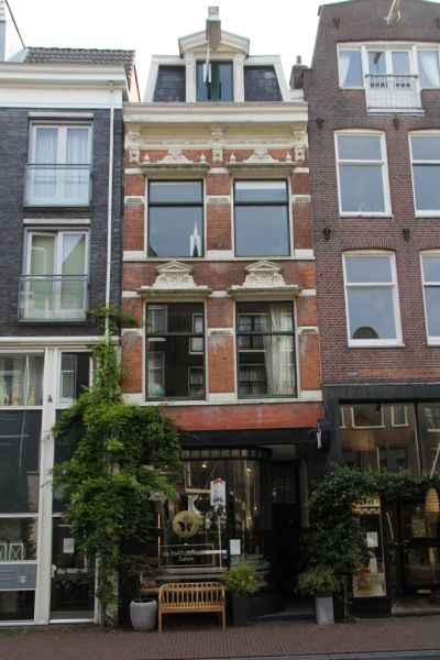 Haarlemmerdijk 146 (&copy; Walther Schoonenberg)