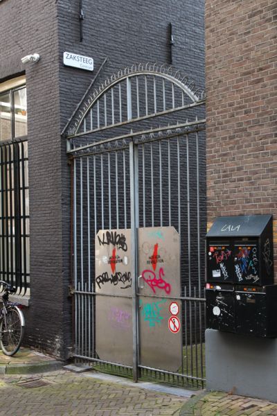 Dwars Spinhuissteeg 2 (&copy; Walther Schoonenberg)