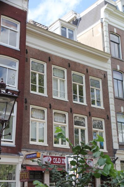 Kloveniersburgwal 32 (&copy; Walther Schoonenberg)