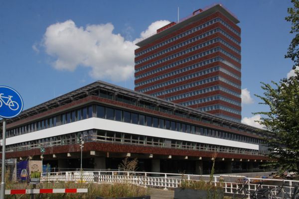 De Nederlandsche Bank zonder de ronde toren (&copy; Walther Schoonenberg)