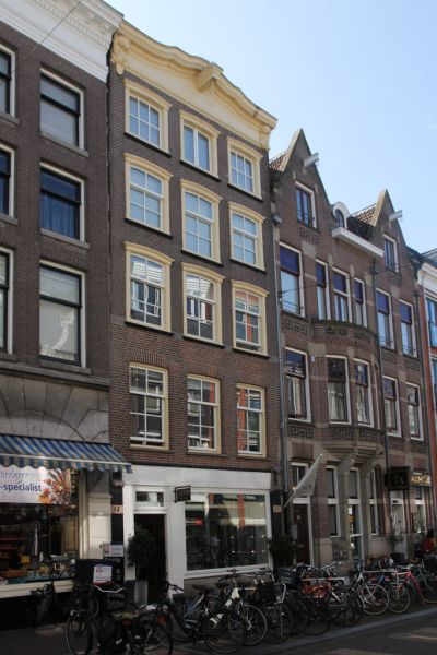 Haarlemmerdijk 97 (&copy; Walther Schoonenberg)