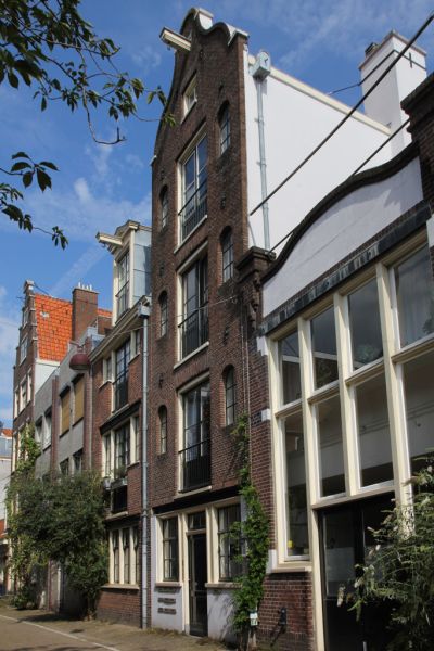Nieuwe Jonkerstraat 25-27 (&copy; Walther Schoonenberg)