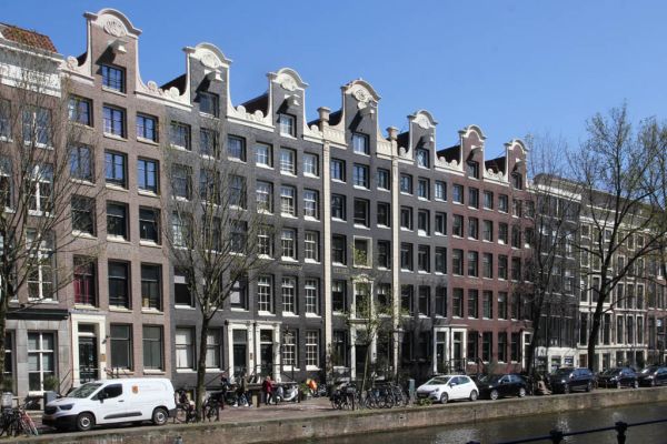 Prinsengracht 681-693 (&copy; Walther Schoonenberg)