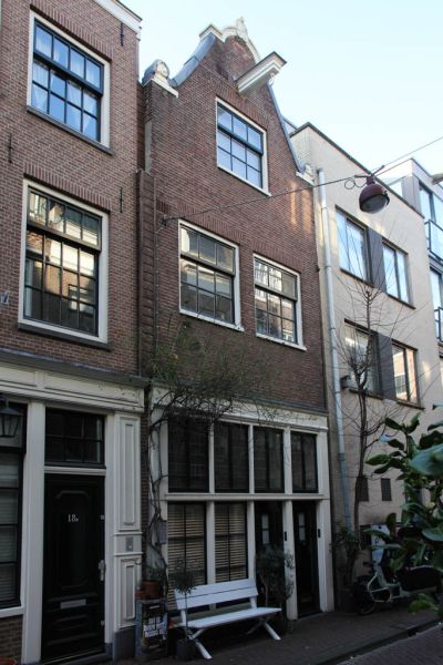 1ste Bloemdwarsstraat 16 (&copy; Walther Schoonenberg)