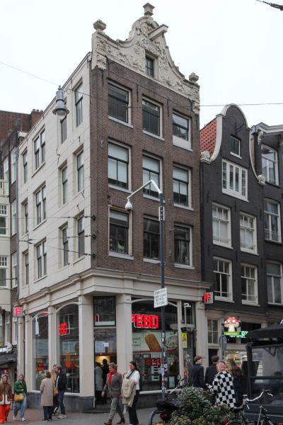 Nieuwendijk 50 (&copy; Walther Schoonenberg)