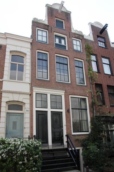 Nieuwe Looiersstraat 74 (&copy; Walther Schoonenberg)