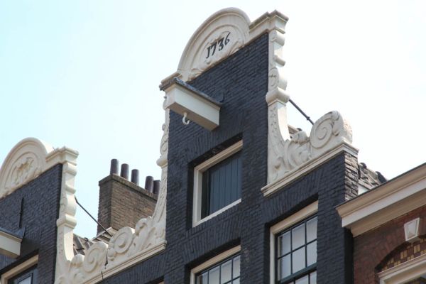 Nieuwe Looiersstraat 64 (&copy; Walther Schoonenberg)
