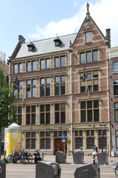 NZ Voorburgwal 104-108 (&copy; Walther Schoonenberg)