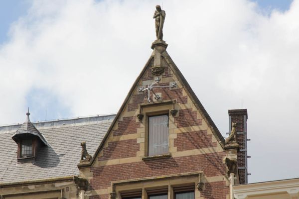 NZ Voorburgwal 104-108 (&copy; Walther Schoonenberg)