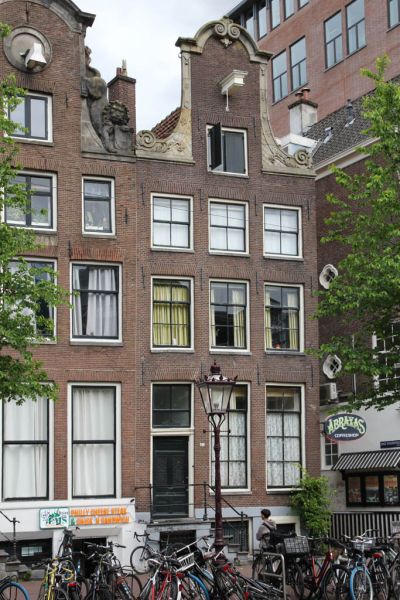 NZ Voorburgwal 173 (&copy; Walther Schoonenberg)