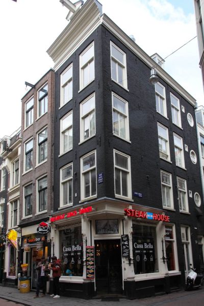 Warmoesstraat 59 (&copy; Walther Schoonenberg)