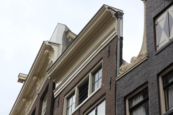 Warmoesstraat 7 (&copy; Walther Schoonenberg)