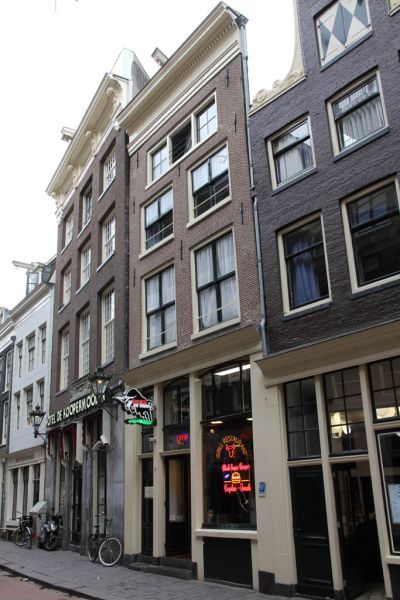 Warmoesstraat 7 (&copy; Walther Schoonenberg)