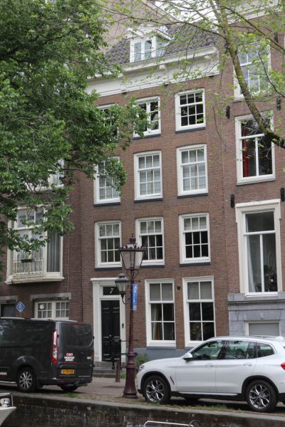 Reguliersgracht 7 (&copy; Walther Schoonenberg)