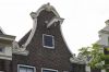 Herplaatste geveltop (&copy; Walther Schoonenberg)