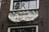 Cartouche met jaartal (&copy; Walther Schoonenberg)