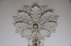 Middenornament stucplafond voorkamer (&copy; Walther Schoonenberg)