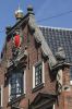 Tuitgevel bekleed met draperie (laken) (&copy; Walther Schoonenberg)