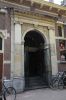 Ingangspoortje aan de Wijde Kapelsteeg (&copy; Walther Schoonenberg)