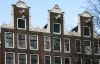 Drie fraaie toppen naast elkaar, meest rechtse bijgemaakt (&copy; Walther Schoonenberg)